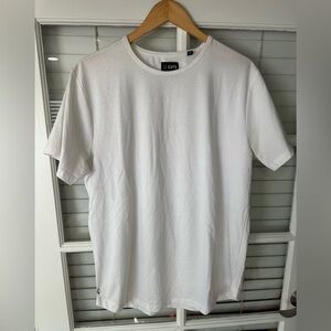 Cuts Men's Curve Hem White T-Shirt